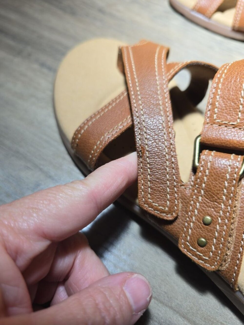 Clark's Size 9w Collection Elizabelle Bay Brown Leather Thong Sandels Adjustable - Picture 4 of 10